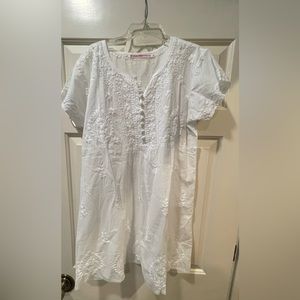 White embroidered short dress